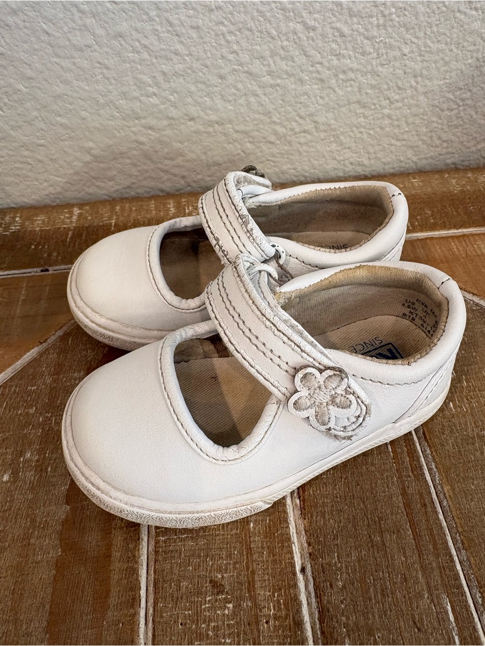Keds White Girls' Mary Jane Shoes Strap Ella toddler 4.5 Wide